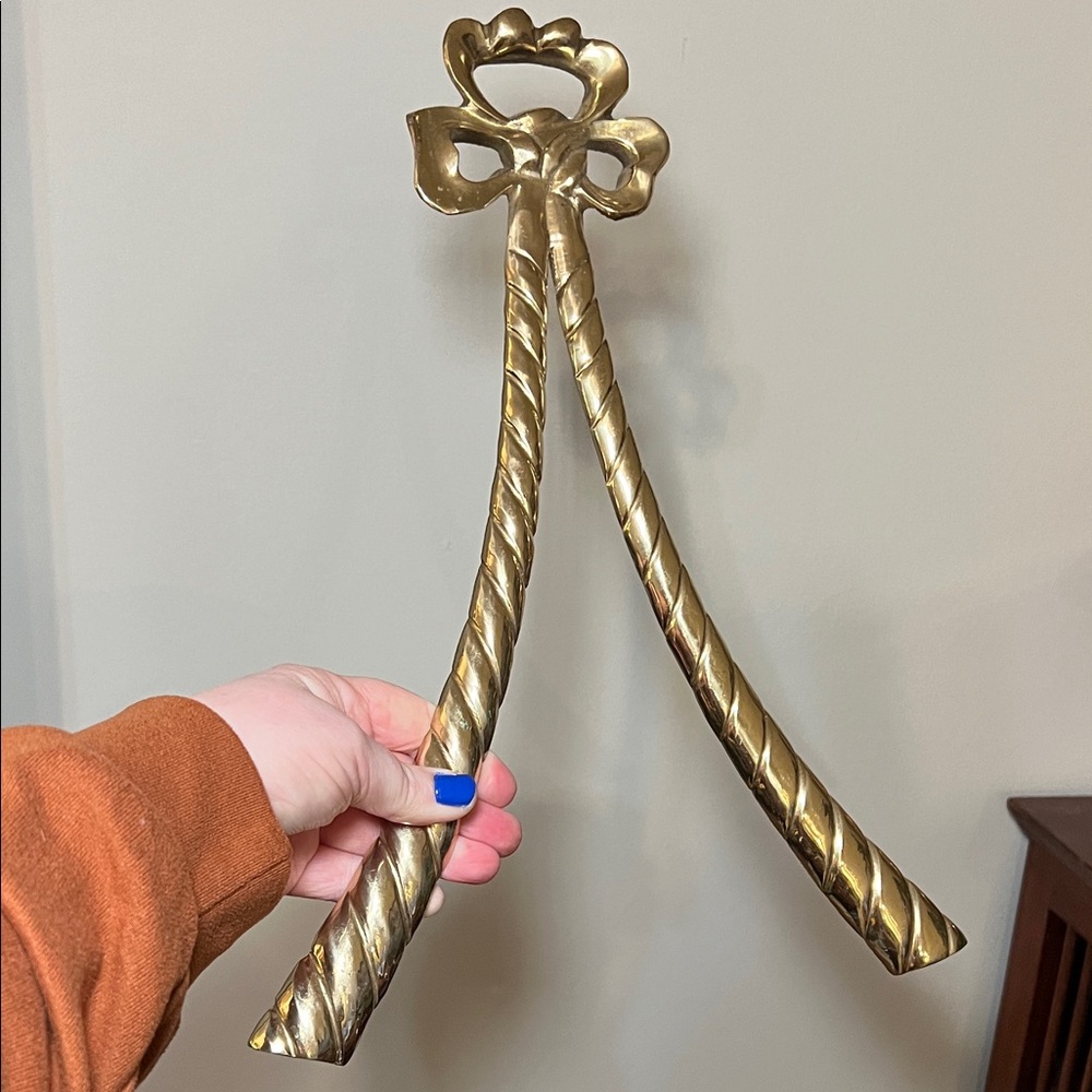 VTG Hollywood Regency Victorian Style Ribbon Bow Gold Brass Metal Wall Hanging